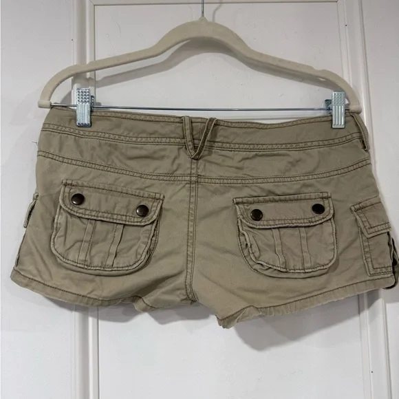 Decree Tan Cargo Women Shorts - Picture 2 of 4